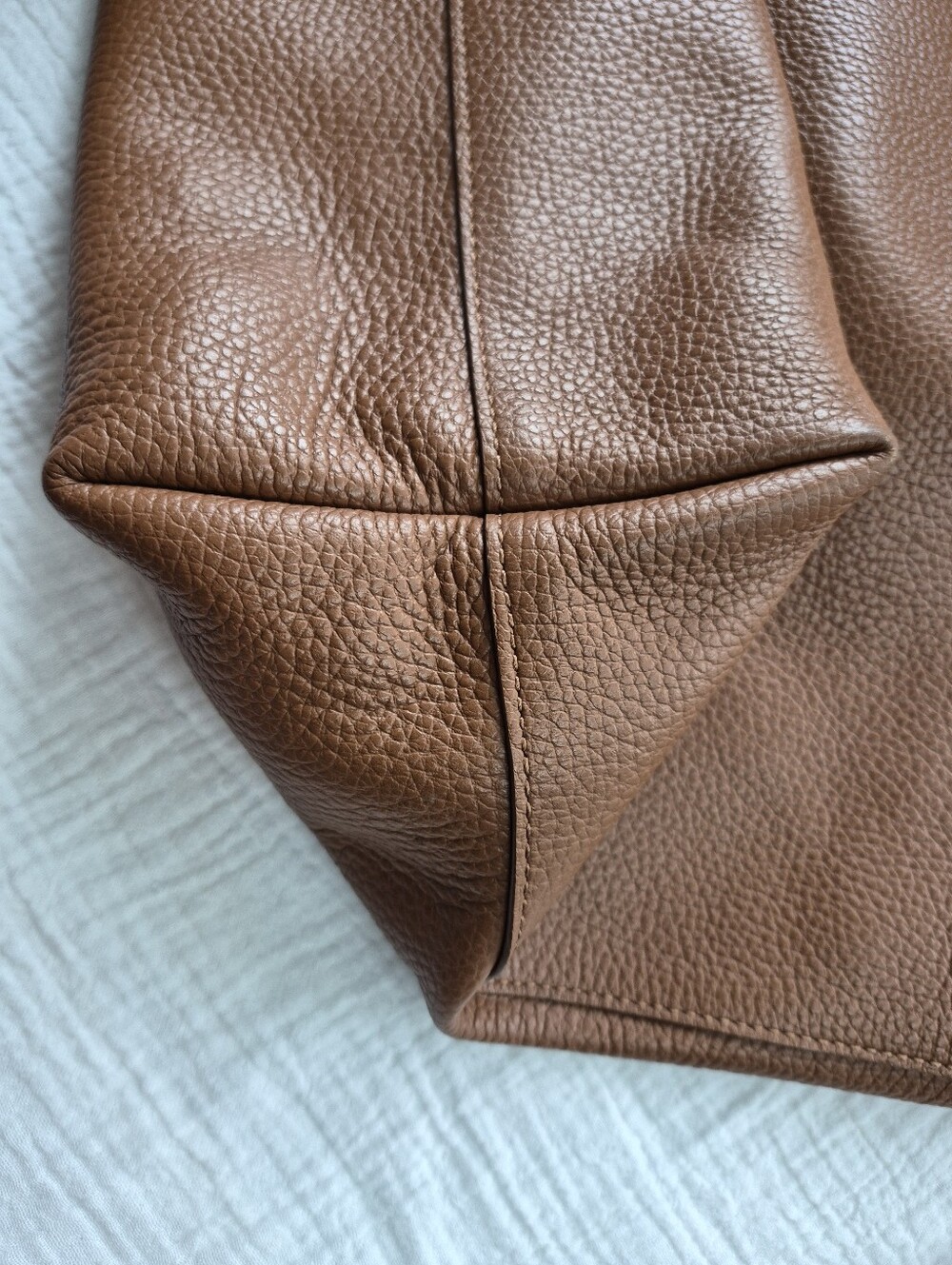 Cuyana Classic Open-Top Easy Tote Pebbled Leather Shoulder Bag, Caramel PO501582 - Picture 13 of 16